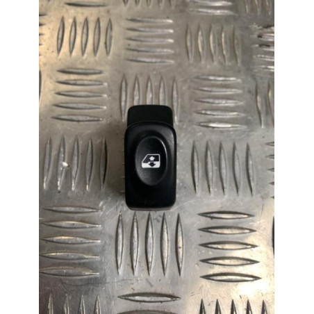 Interrupteur de leve vitre avant droit RENAULT KANGOO 1 PHASE 1 d’occasion