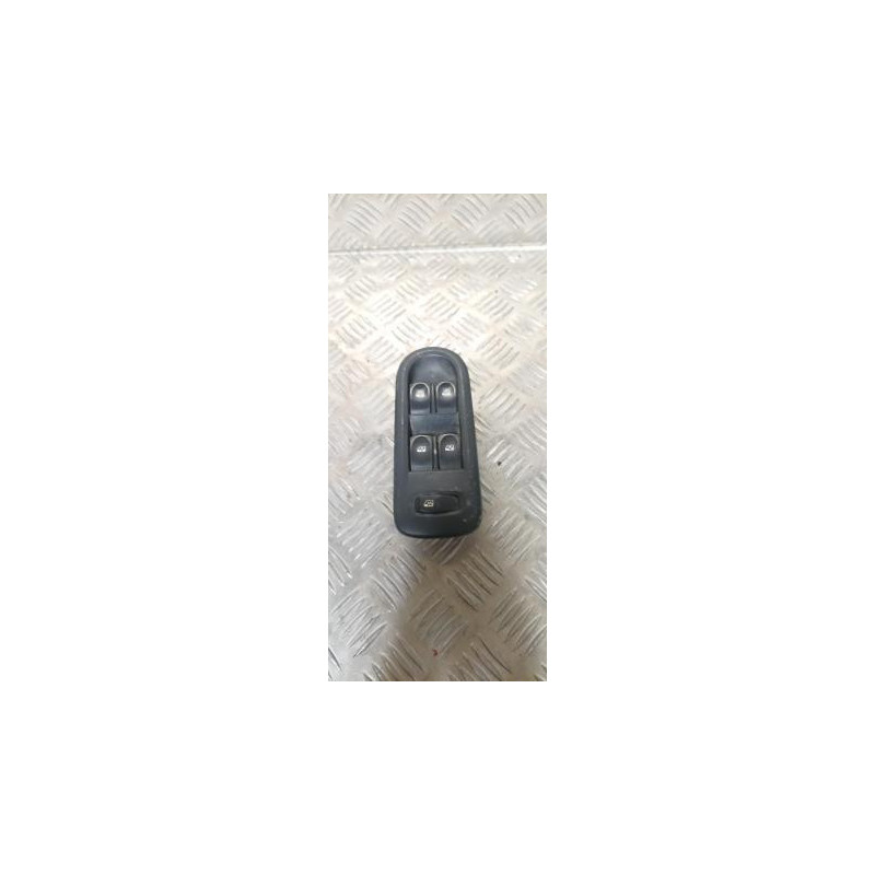 Interrupteur de leve vitre avant gauche RENAULT CLIO 3 PHASE 1 BREAK d’occasion