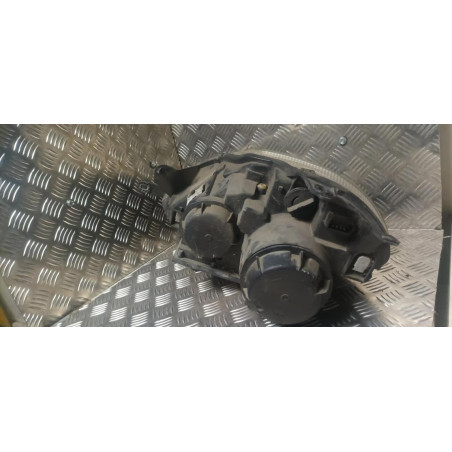 Optique avant principal droit (feux)(phare) CITROEN C8 d’occasion