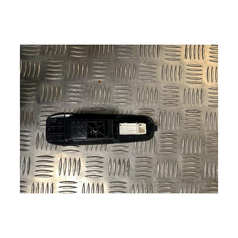 Interrupteur de leve vitre arriere droit PEUGEOT 308 2 PHASE 1 d’occasion