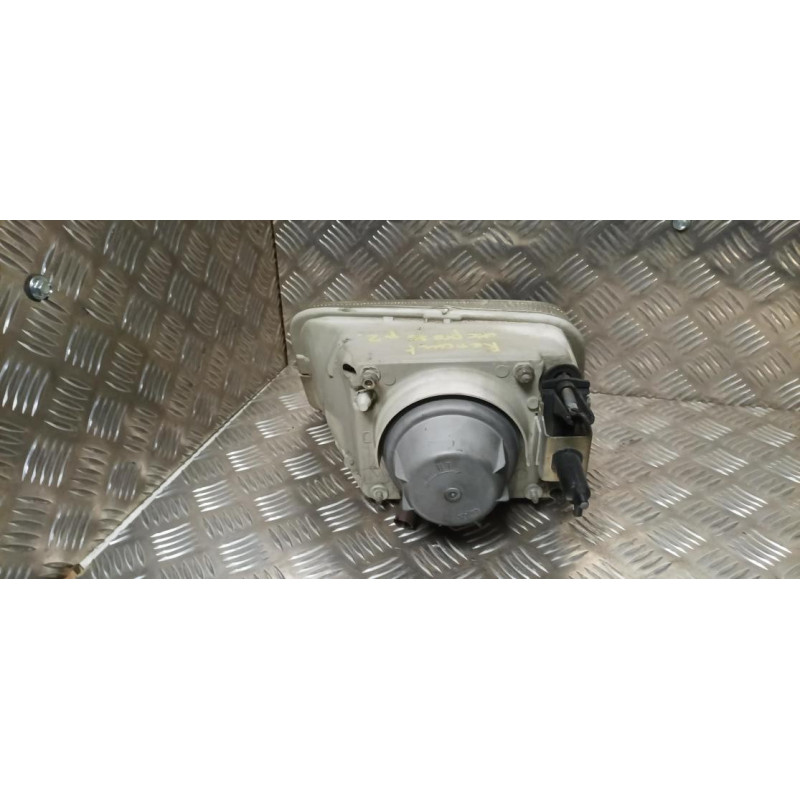 Optique avant principal droit (feux)(phare) RENAULT EXPRESS PHASE 2 d’occasion