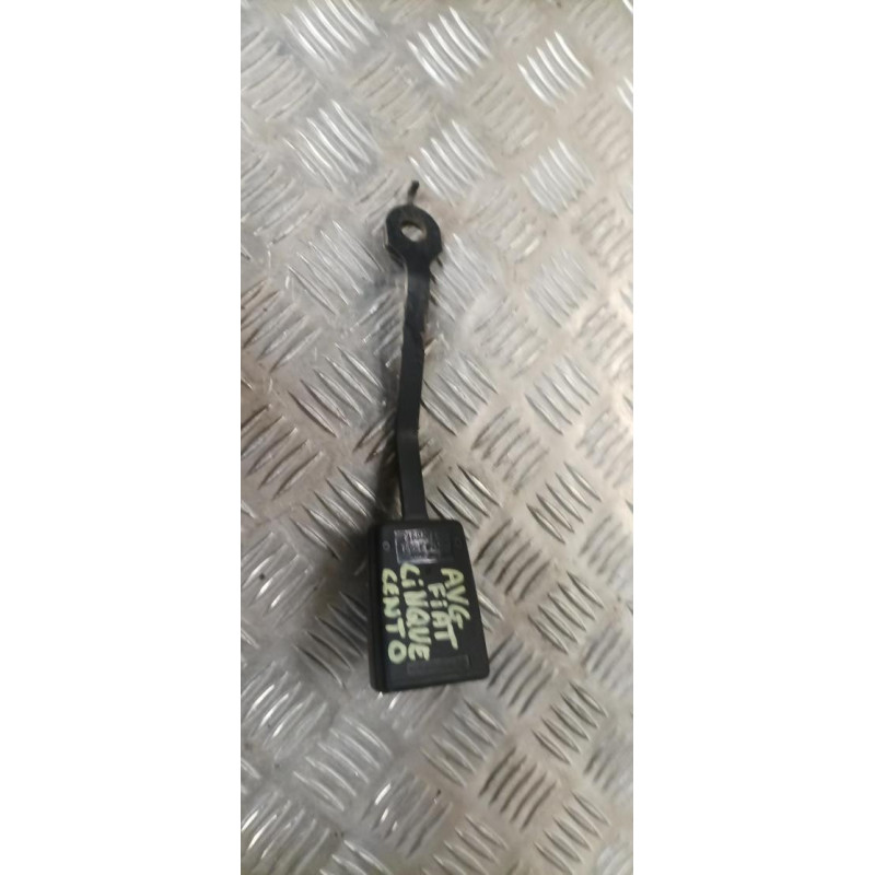 Attache ceinture avant gauche FIAT CINQUECENTO d’occasion