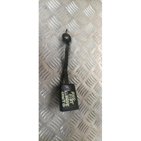 Attache ceinture avant gauche FIAT CINQUECENTO d’occasion