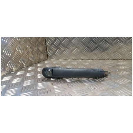 Poignee porte avant gauche VOLKSWAGEN POLO 3 PHASE 2 d’occasion