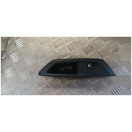 Interrupteur de leve vitre arriere droit PEUGEOT 308 3 d’occasion