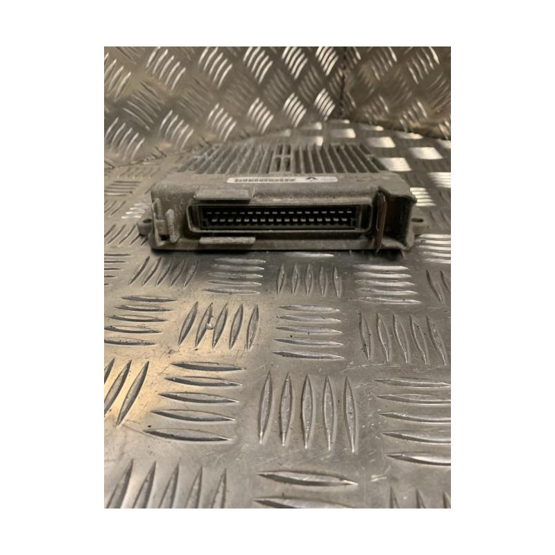 Calculateur moteur RENAULT  d’occasion