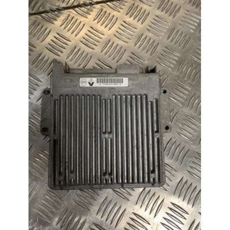 Calculateur moteur RENAULT  d’occasion