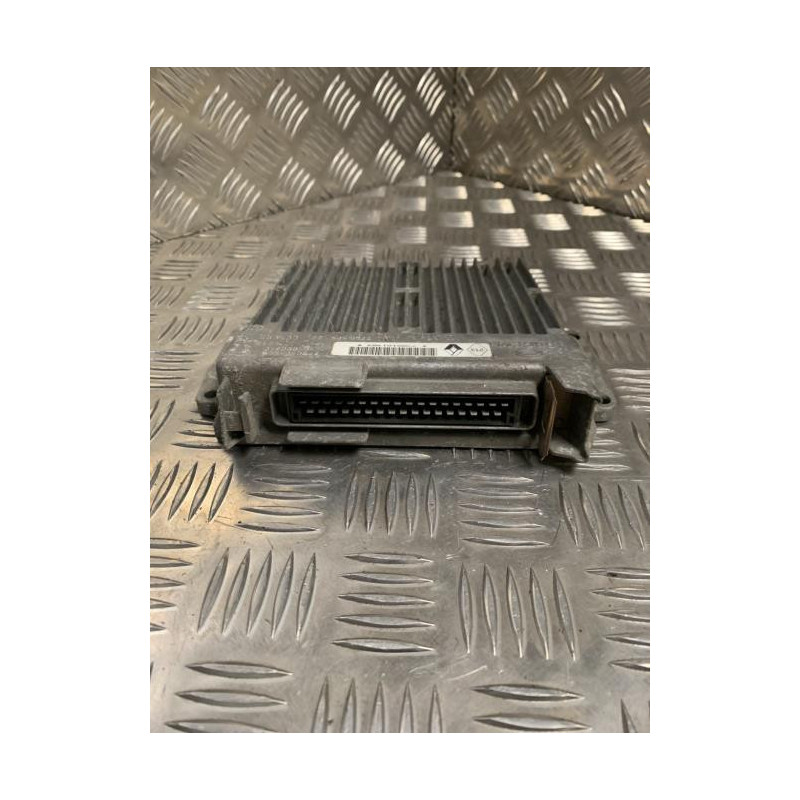 Calculateur moteur RENAULT  d’occasion