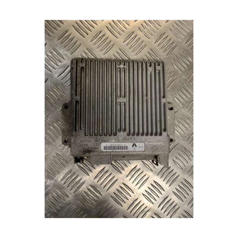 Calculateur moteur RENAULT  d’occasion