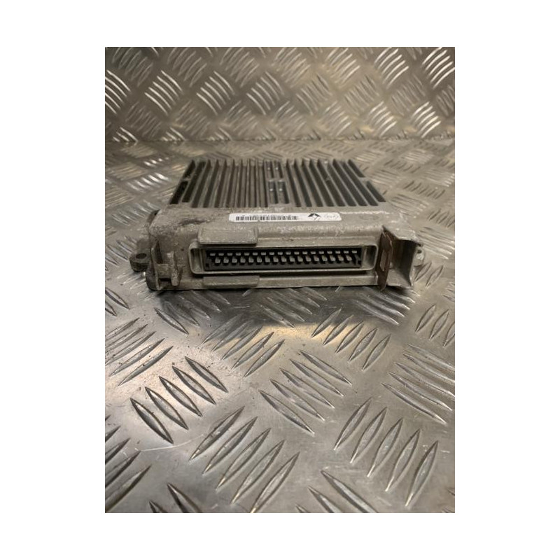Calculateur moteur RENAULT  d’occasion