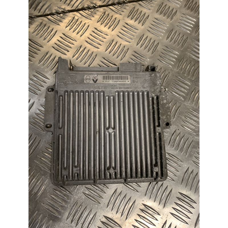 Calculateur moteur RENAULT  d’occasion