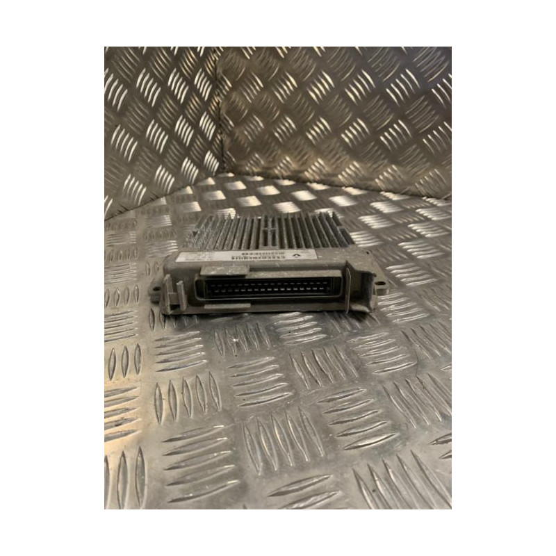 Calculateur moteur RENAULT  d’occasion