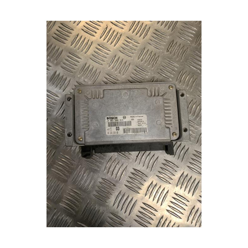 Calculateur moteur PEUGEOT  d’occasion