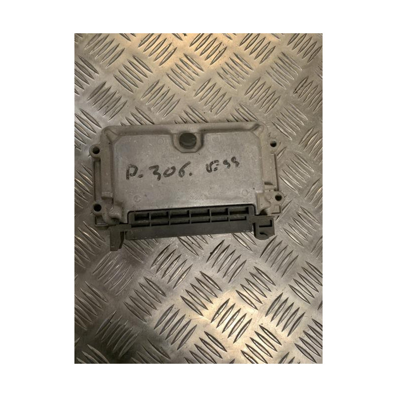Calculateur moteur PEUGEOT  d’occasion