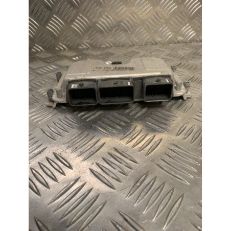 Calculateur moteur PEUGEOT  d’occasion