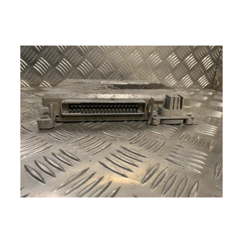 Calculateur moteur RENAULT  d’occasion