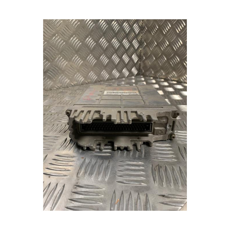 Calculateur moteur RENAULT  d’occasion