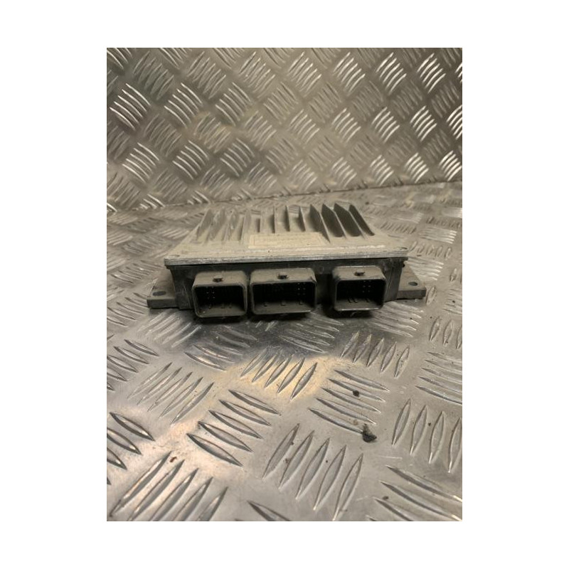 Calculateur moteur RENAULT CLIO 3 PHASE 1 d’occasion