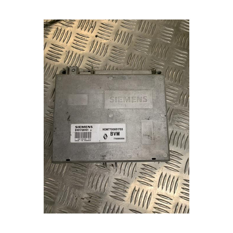 Calculateur moteur RENAULT  d’occasion