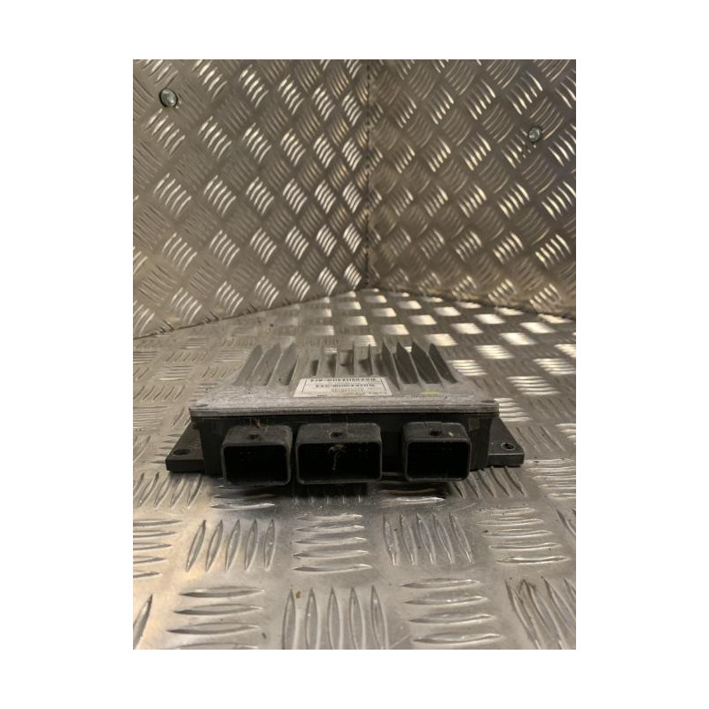 Calculateur moteur RENAULT SCENIC 2 PHASE 1 d’occasion