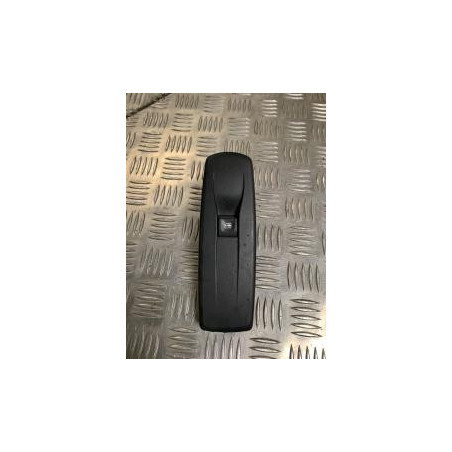 Interrupteur de leve vitre avant droit RENAULT MEGANE 3 PHASE 1 BREAK d’occasion