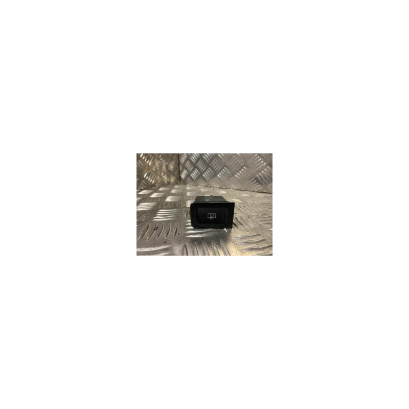 Commande degivrage lunette arriere VOLKSWAGEN GOLF 4 d’occasion