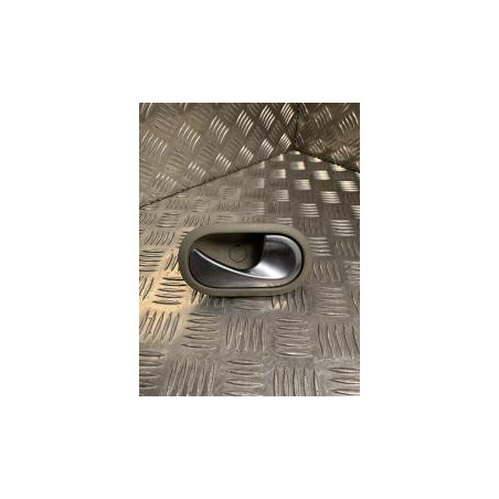 Poignee interieur avant droit RENAULT SCENIC 2 PHASE 2 d’occasion