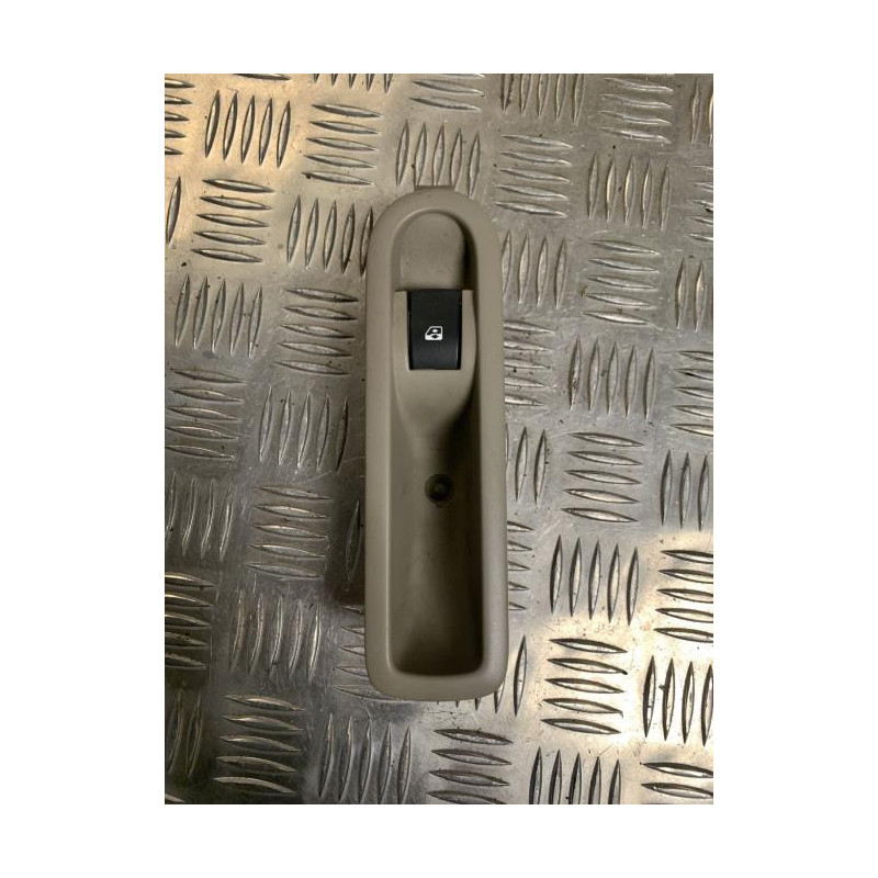 Interrupteur de leve vitre arriere gauche RENAULT SCENIC 2 PHASE 2 d’occasion