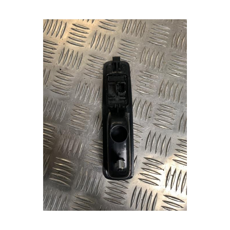 Interrupteur de leve vitre arriere droit RENAULT MEGANE 3 PHASE 1 BREAK d’occasion