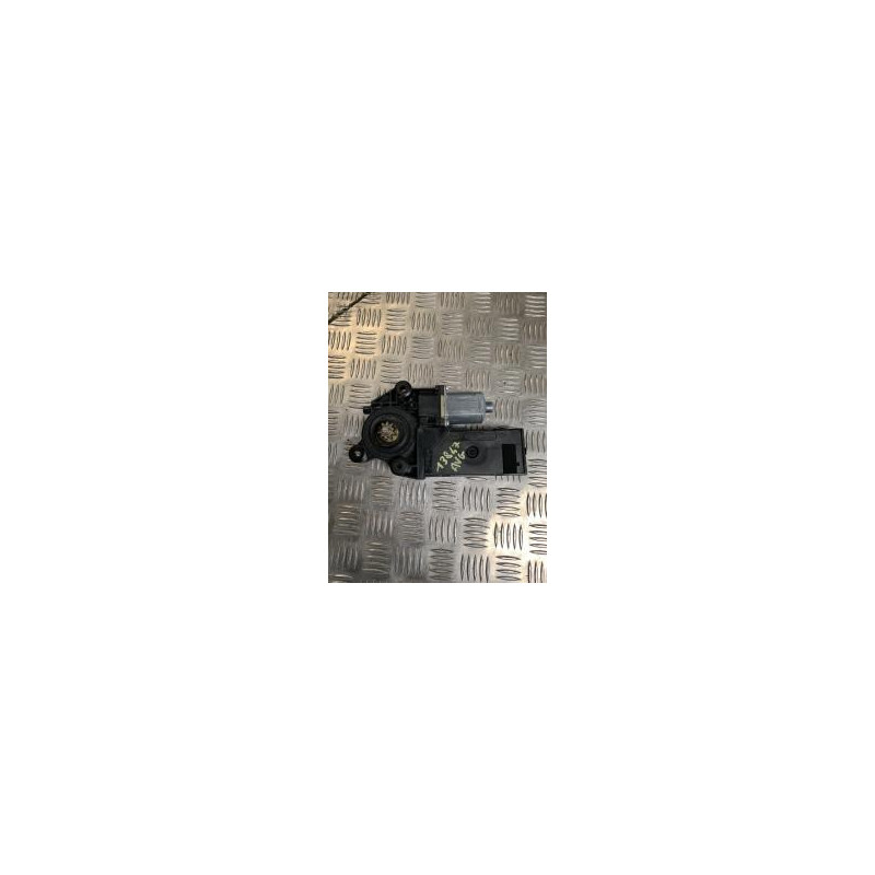 Moteur leve vitre avant gauche RENAULT MEGANE 3 PHASE 1 BREAK d’occasion