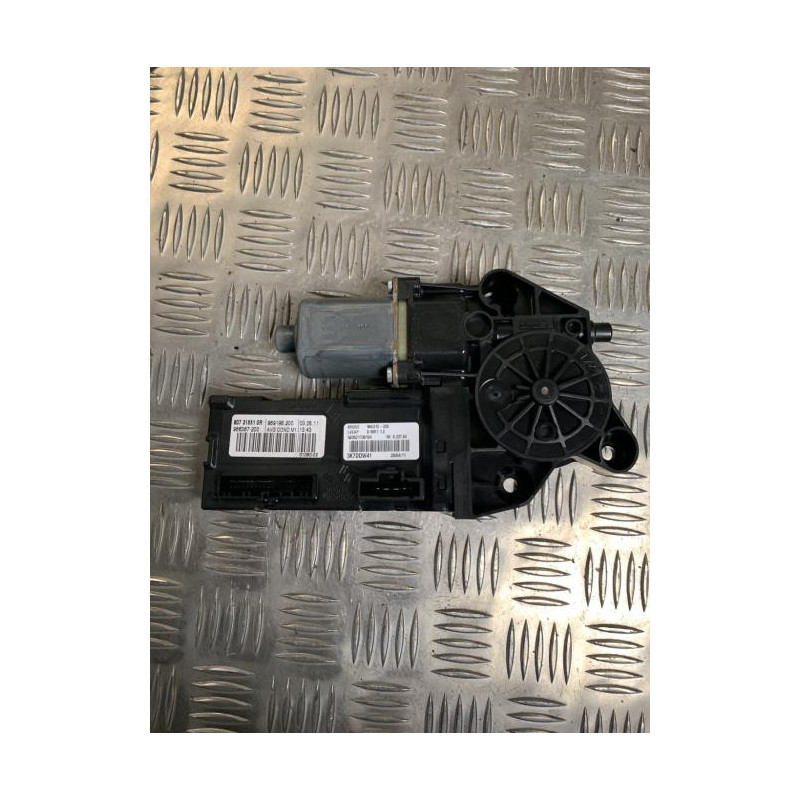 Moteur leve vitre avant gauche RENAULT MEGANE 3 PHASE 1 BREAK d’occasion