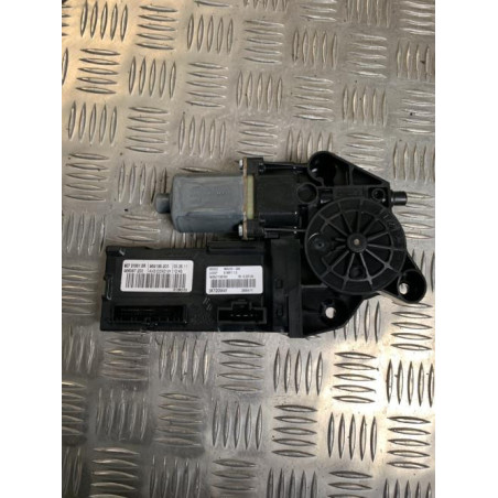 Moteur leve vitre avant gauche RENAULT MEGANE 3 PHASE 1 BREAK d’occasion