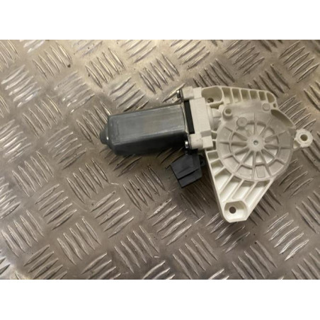 Moteur leve vitre avant gauche MERCEDES CLASSE A 169 PHASE 1 d’occasion