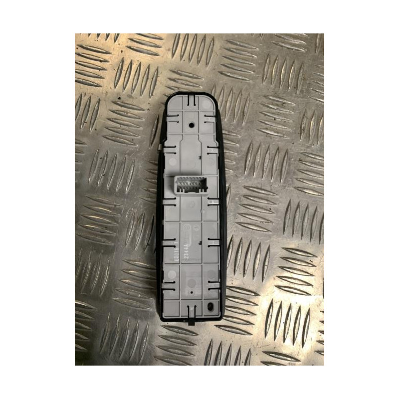 Interrupteur de leve vitre avant gauche RENAULT MEGANE 3 PHASE 2 d’occasion