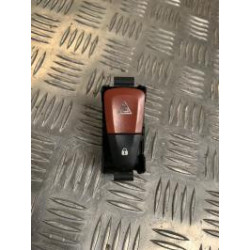 Bouton de warning RENAULT MEGANE 3 PHASE 1 COUPE d’occasion