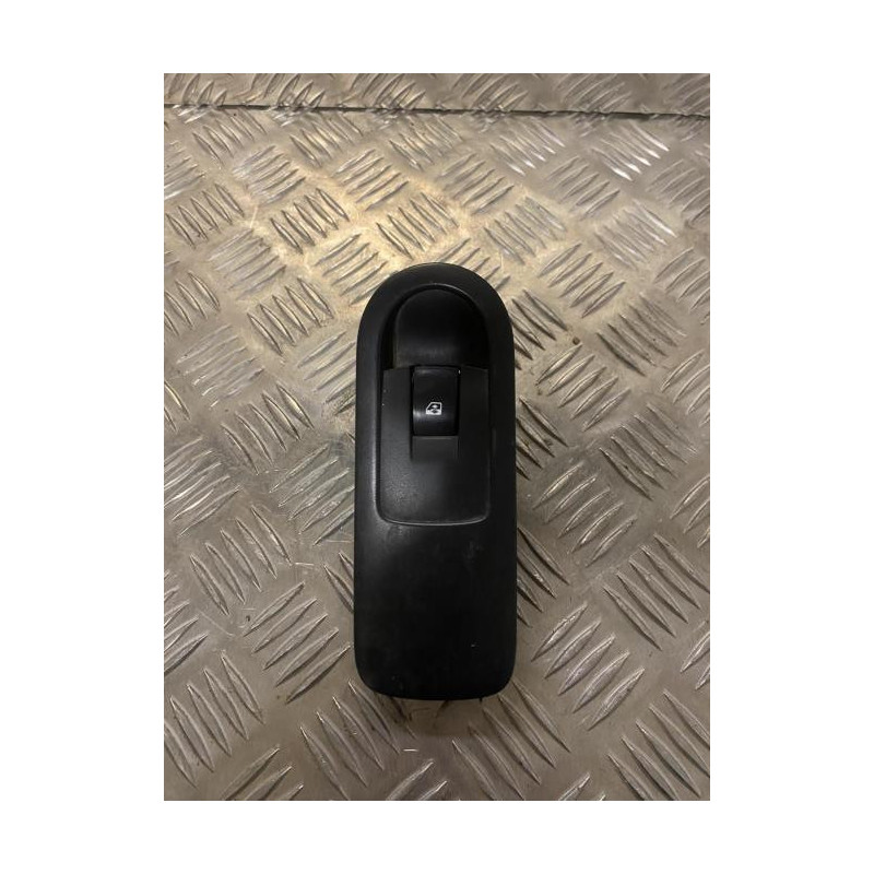 Interrupteur de leve vitre arriere droit RENAULT SCENIC 2 PHASE 2 d’occasion