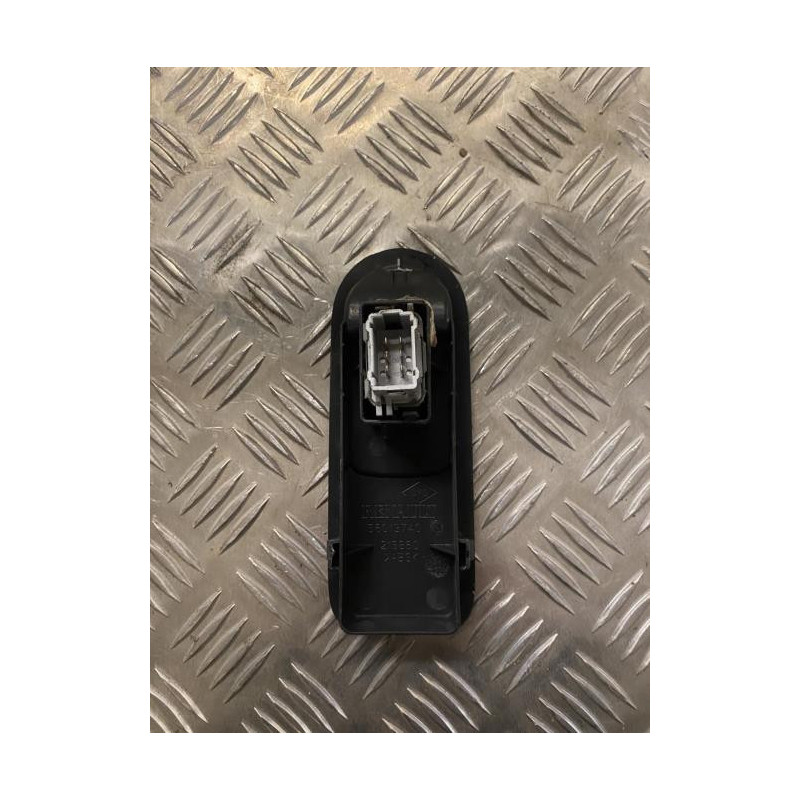 Interrupteur de leve vitre arriere droit RENAULT SCENIC 2 PHASE 2 d’occasion