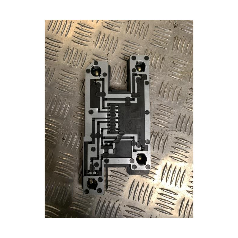 Platine feu arriere gauche RENAULT CLIO 1 PHASE 3 d’occasion