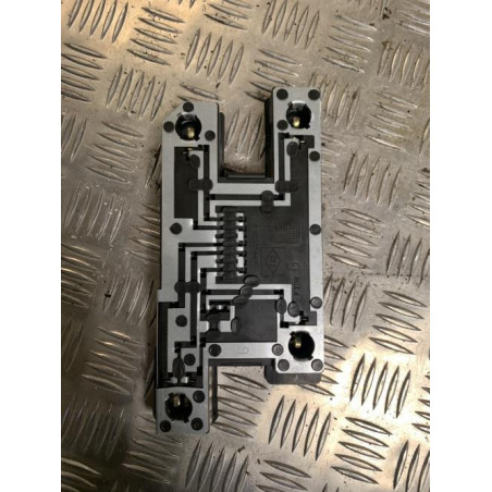Platine feu arriere gauche RENAULT CLIO 1 PHASE 3 d’occasion