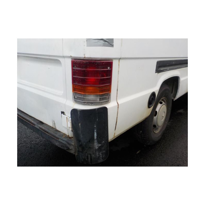 Porte avant droit MERCEDES MB 100 631 d’occasion