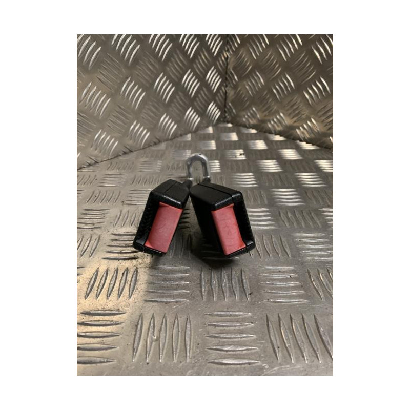 Attache ceinture arriere droit OPEL CORSA C PHASE 2 d’occasion