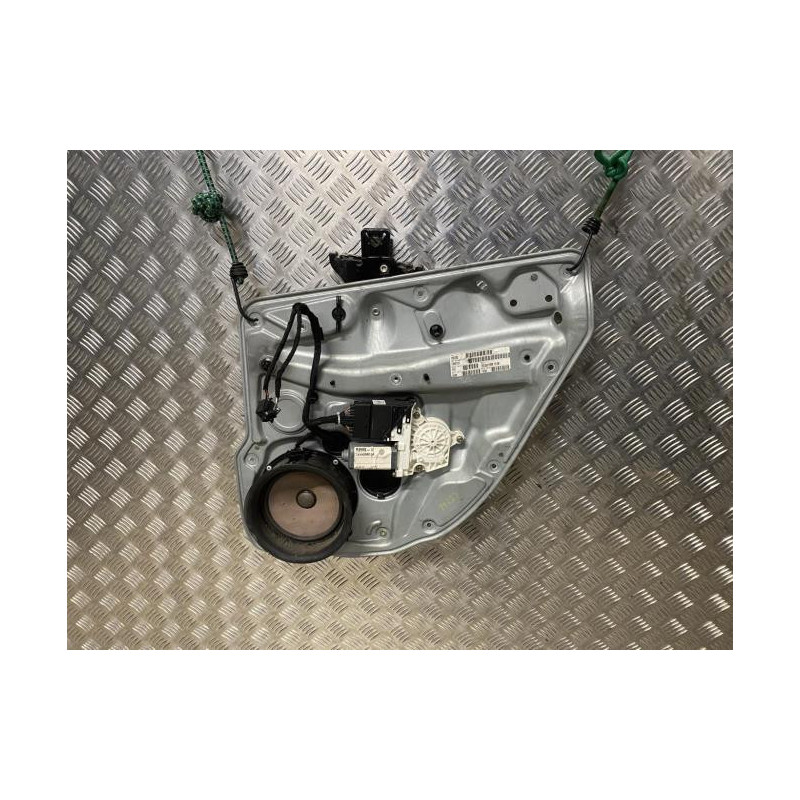 Leve vitre electrique arriere droit VOLKSWAGEN GOLF 4 d’occasion