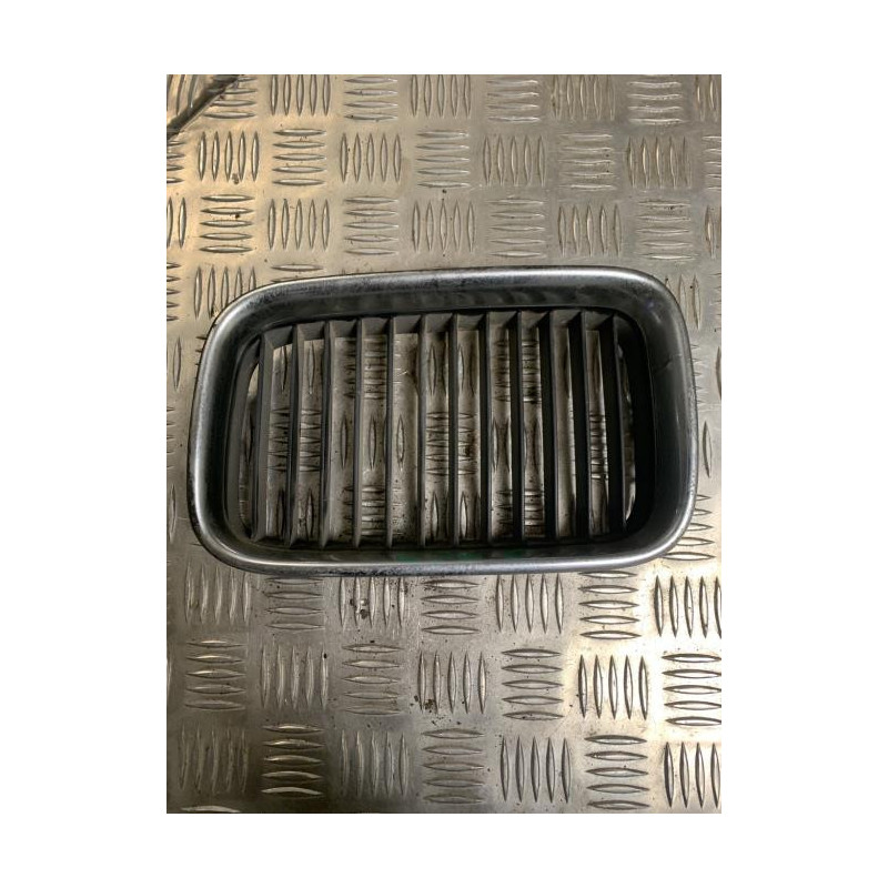 Grille de calandre gauche BMW SERIE 3 E36 d’occasion