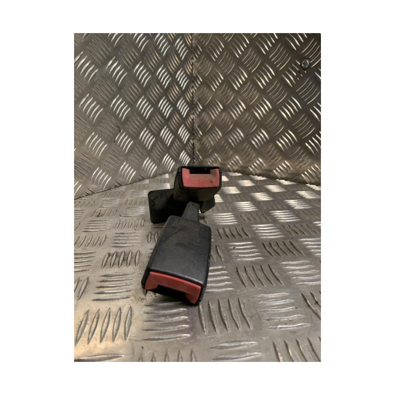 Attache ceinture arriere gauche AUDI  d’occasion