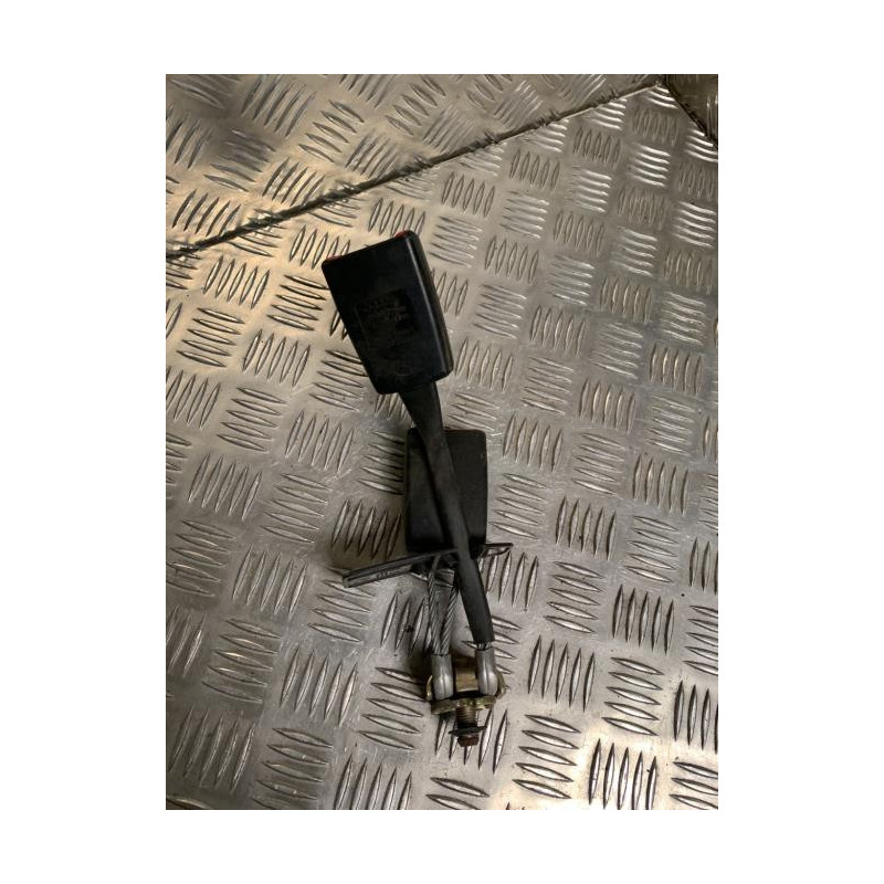 Attache ceinture arriere gauche AUDI  d’occasion