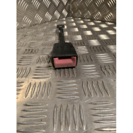 Attache ceinture avant gauche AUDI  d’occasion