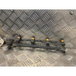 Rampe injection RENAULT CLIO 2 PHASE 2 d’occasion