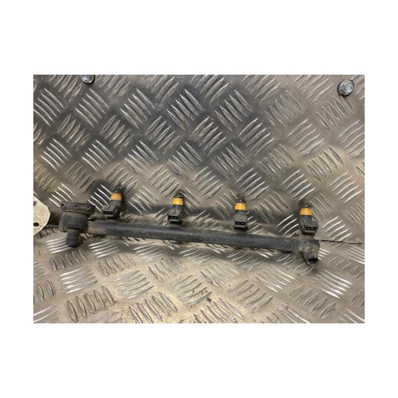 Rampe injection RENAULT CLIO 2 PHASE 2 d’occasion