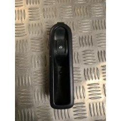 Interrupteur de leve vitre arriere droit RENAULT SCENIC 2 PHASE 2 d’occasion