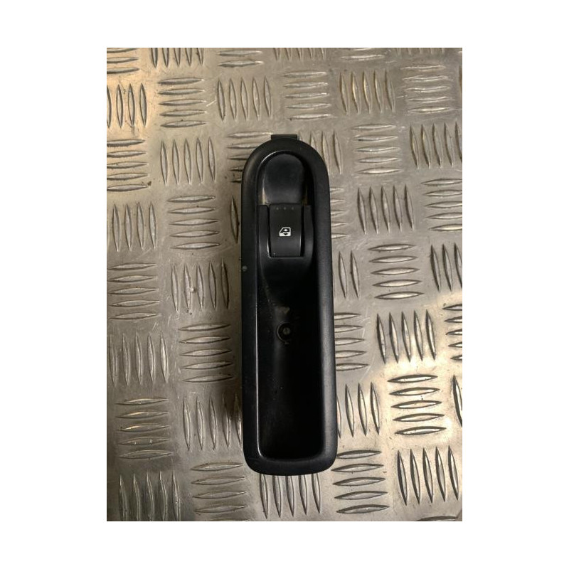 Interrupteur de leve vitre arriere droit RENAULT SCENIC 2 PHASE 2 d’occasion